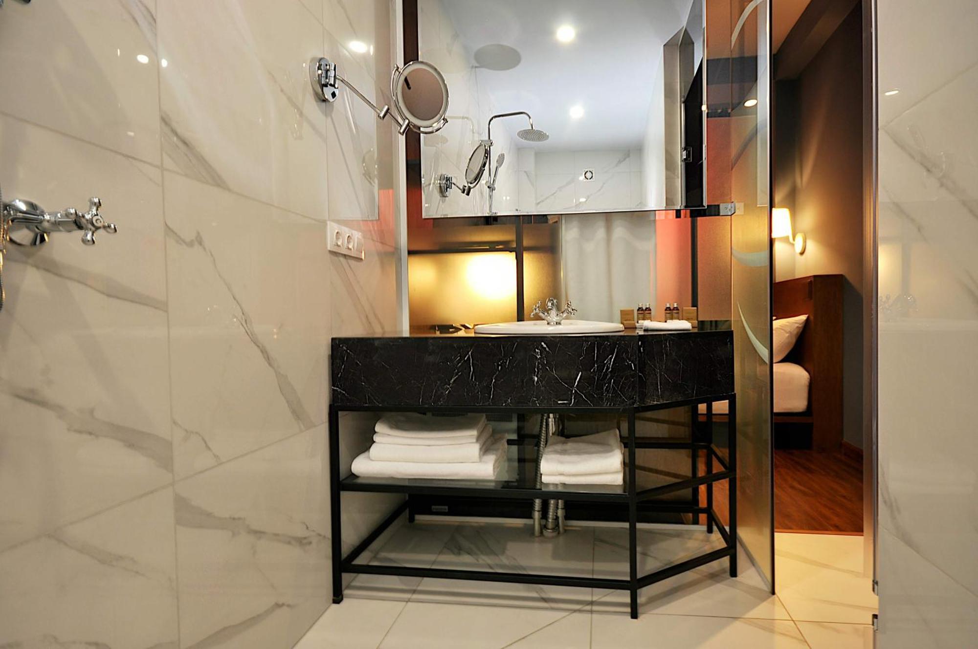 Elle Boutique Hotel Τυφλίδα Δωμάτιο φωτογραφία